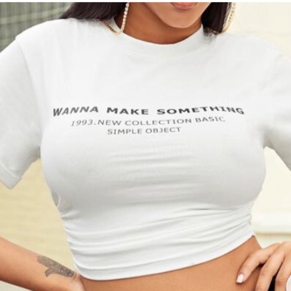 Slogan Graphic Crop Tee 🤍